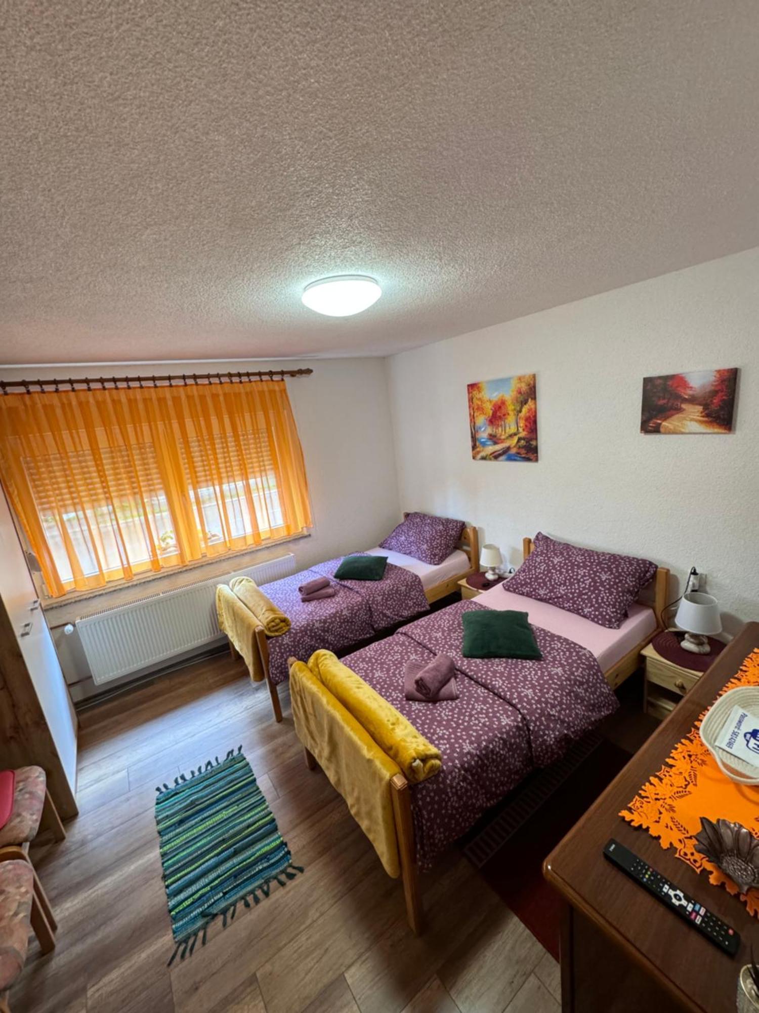 Apartman Josip Госпич Экстерьер фото