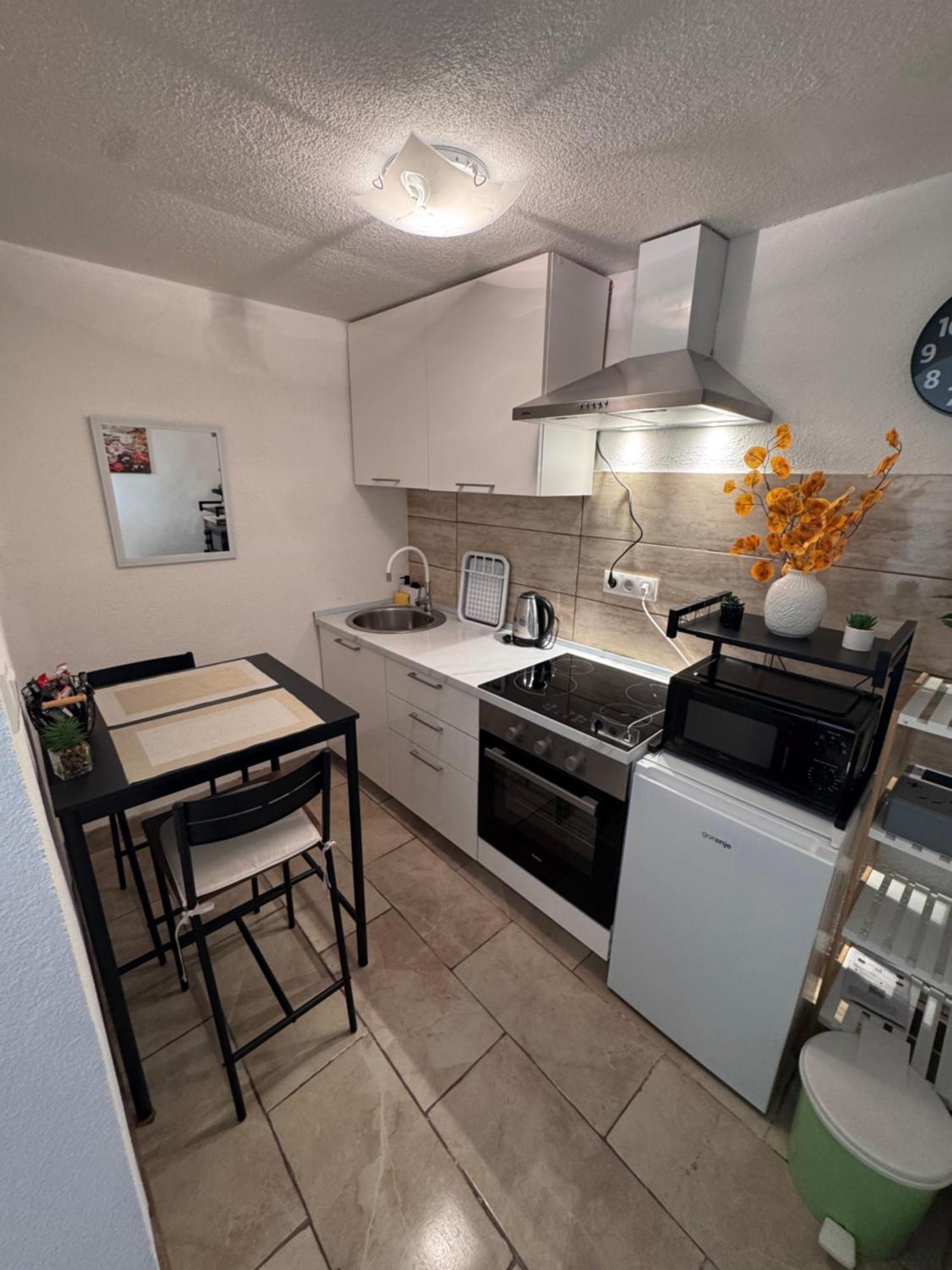 Apartman Josip Госпич Экстерьер фото