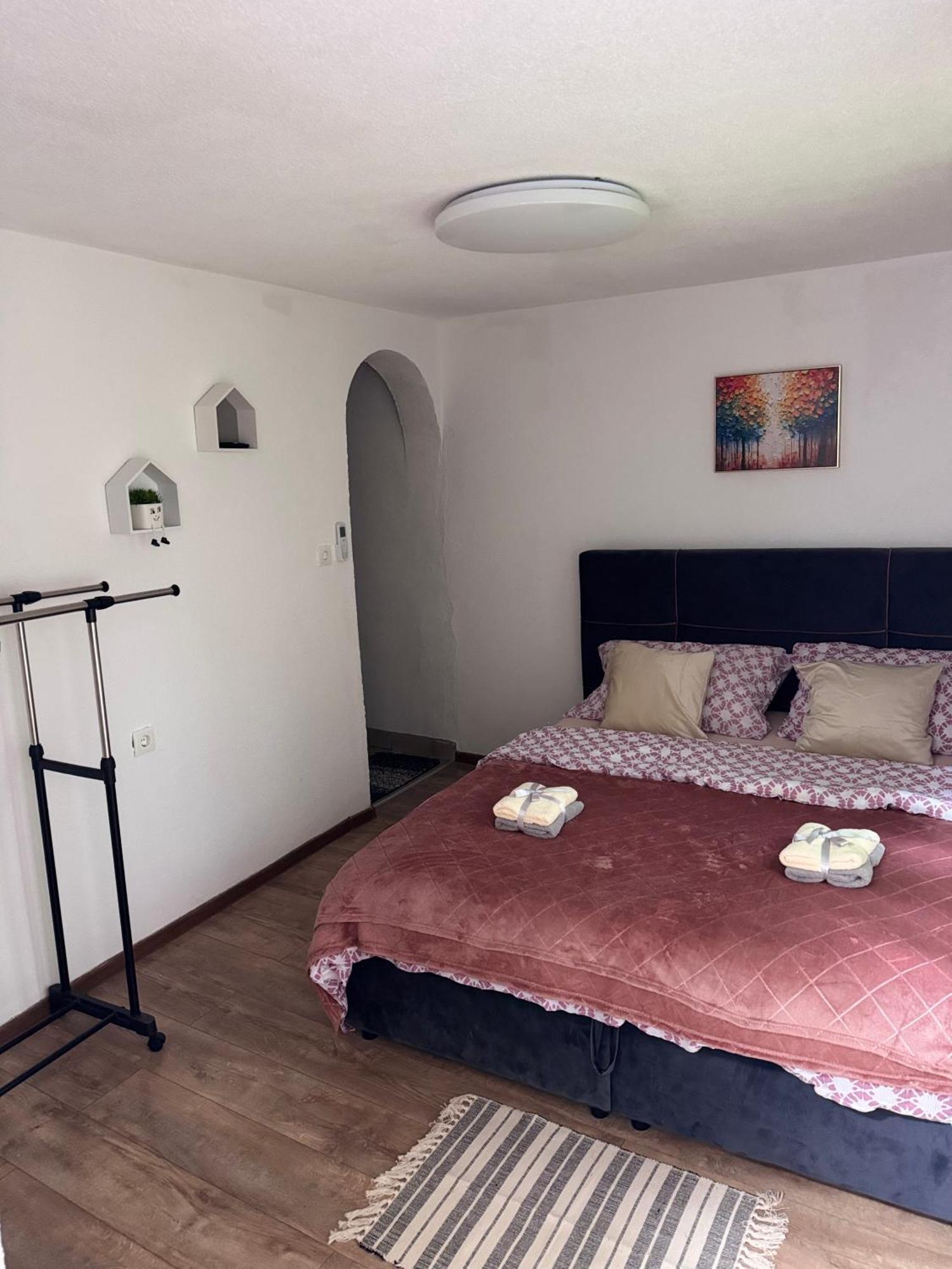 Apartman Josip Госпич Экстерьер фото