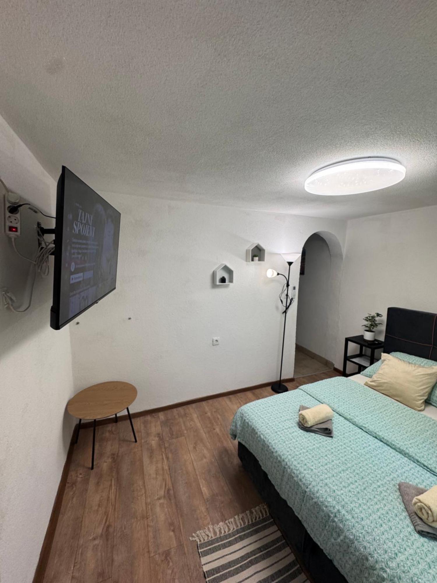 Apartman Josip Госпич Экстерьер фото